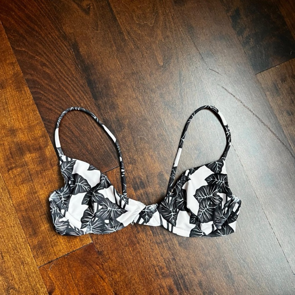 Acacia swimwear top